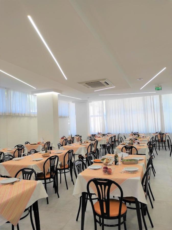 Hotel Madrid Rimini Eksteriør billede