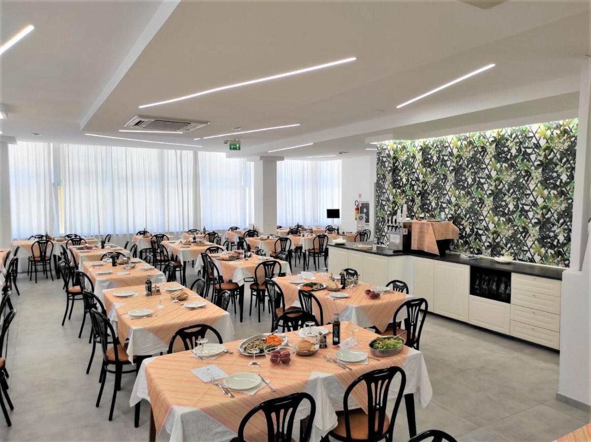 Hotel Madrid Rimini Eksteriør billede