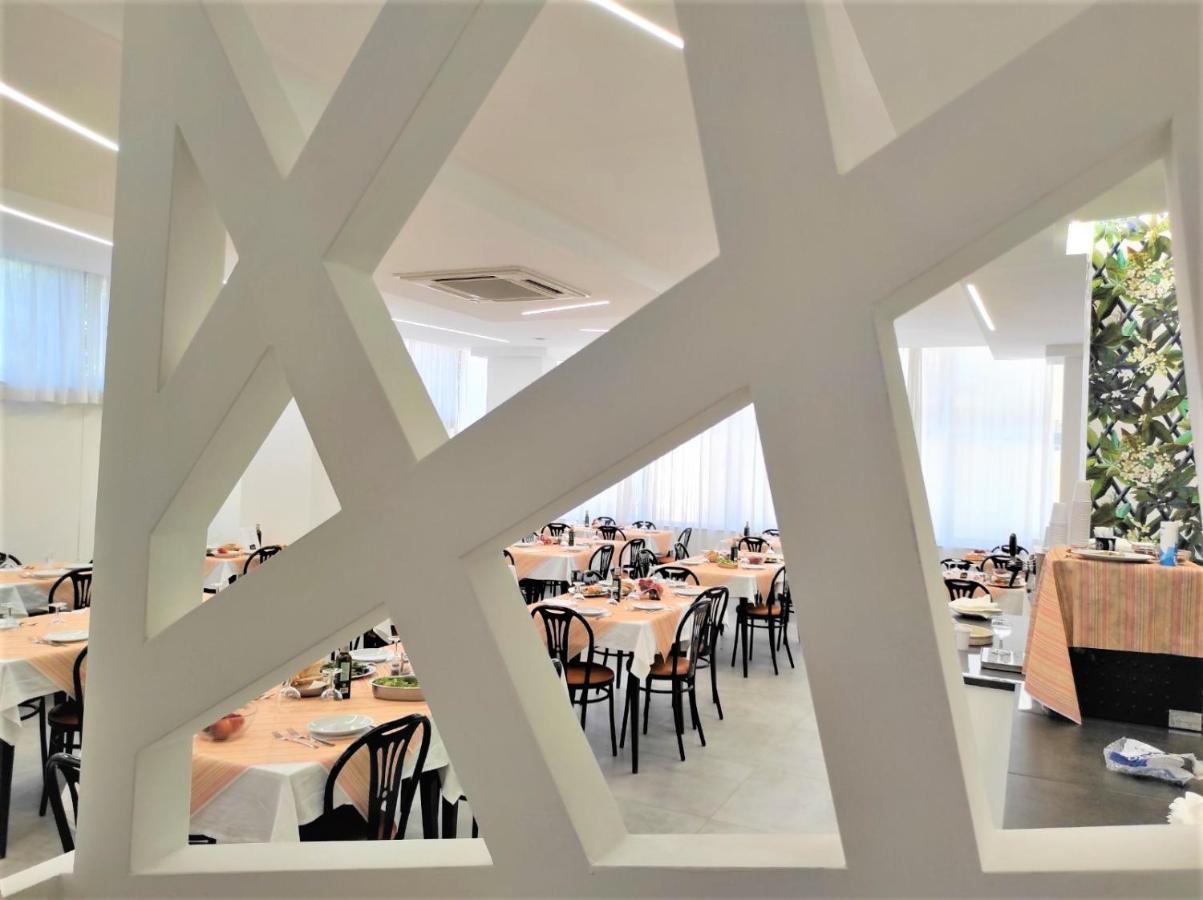 Hotel Madrid Rimini Eksteriør billede