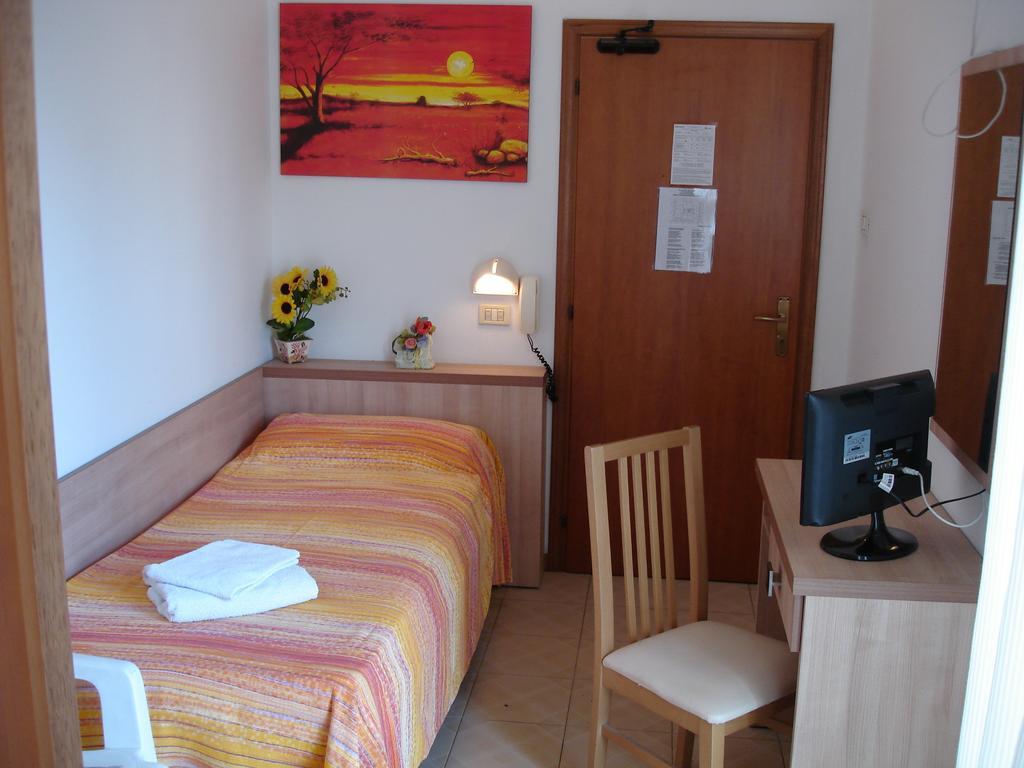 Hotel Madrid Rimini Eksteriør billede