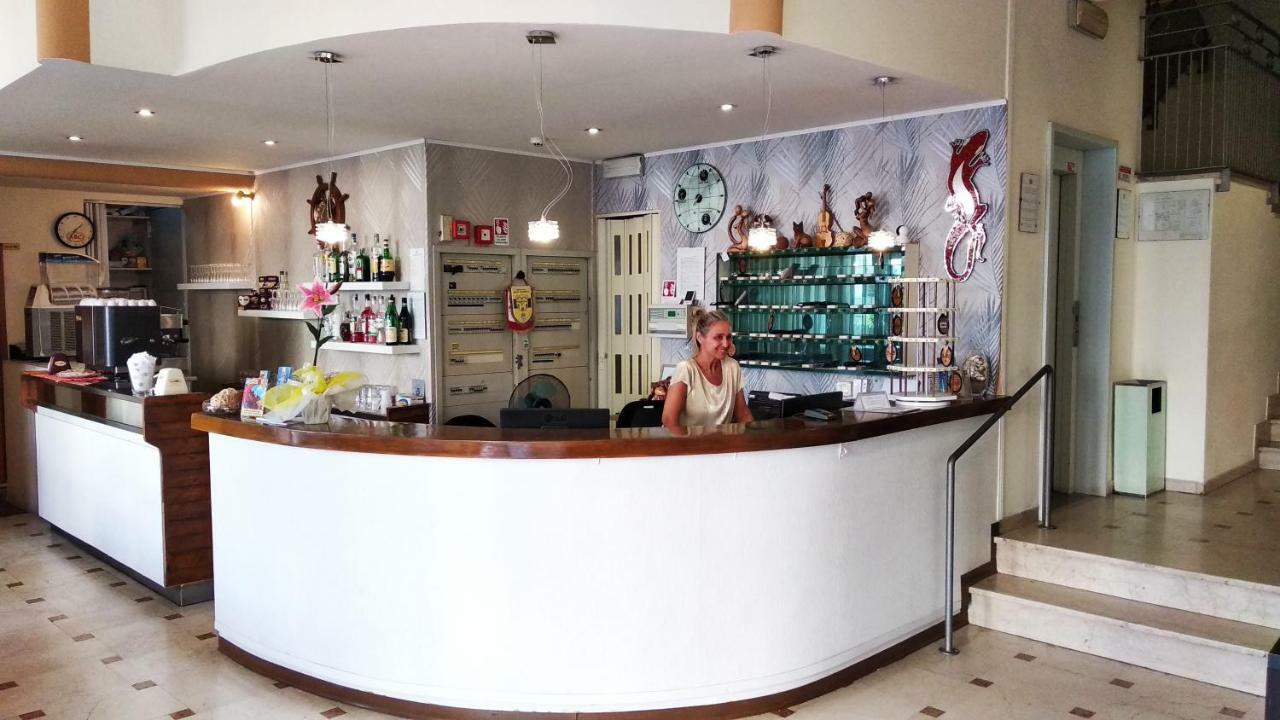Hotel Madrid Rimini Eksteriør billede