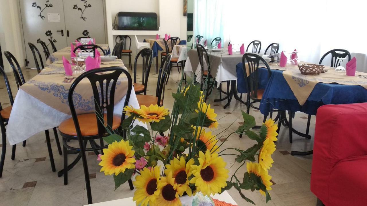 Hotel Madrid Rimini Eksteriør billede